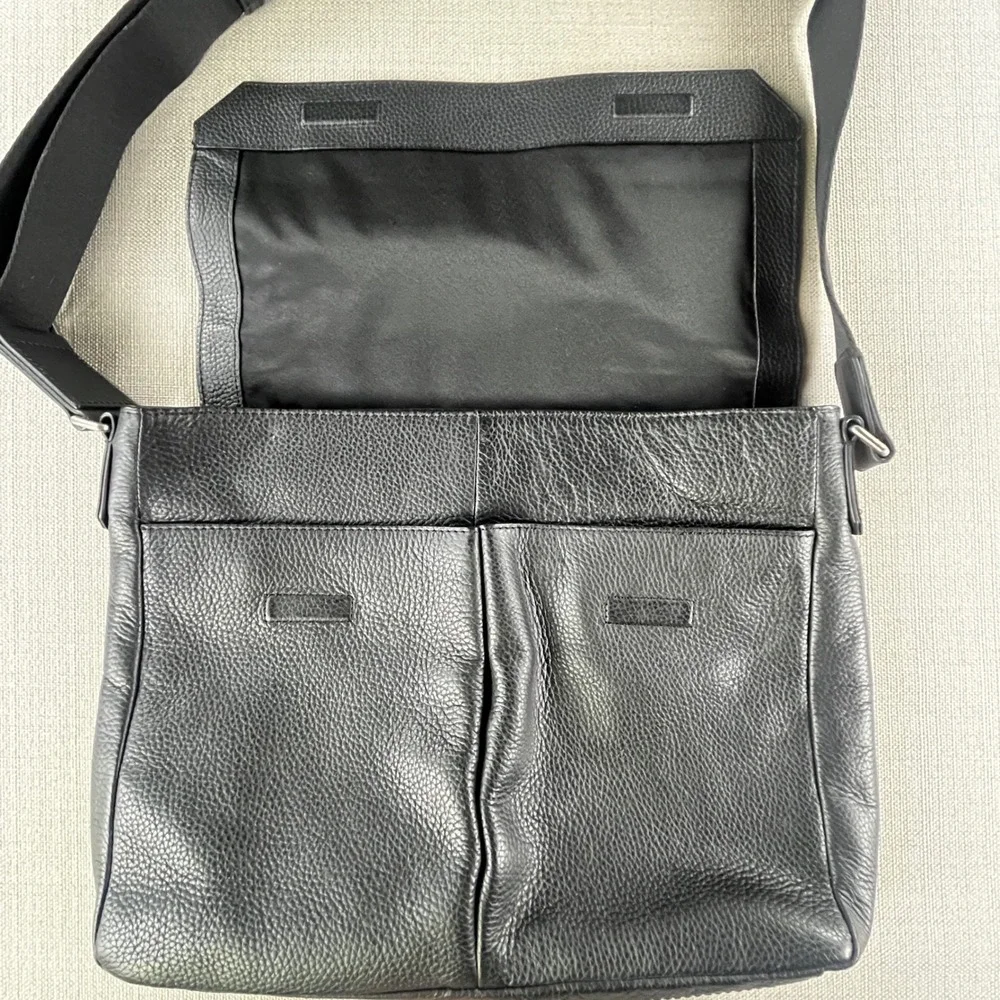 ECCO Messenger Bag Black Pebbled Leather‎ Crossbody Laptop Travel Bag